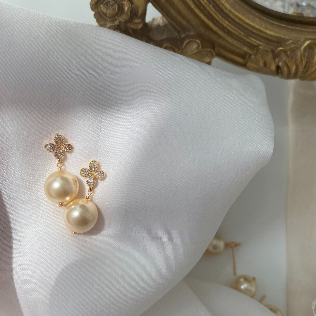 Lucky Clover Petal Swarovsk Golden Pearl Earrings