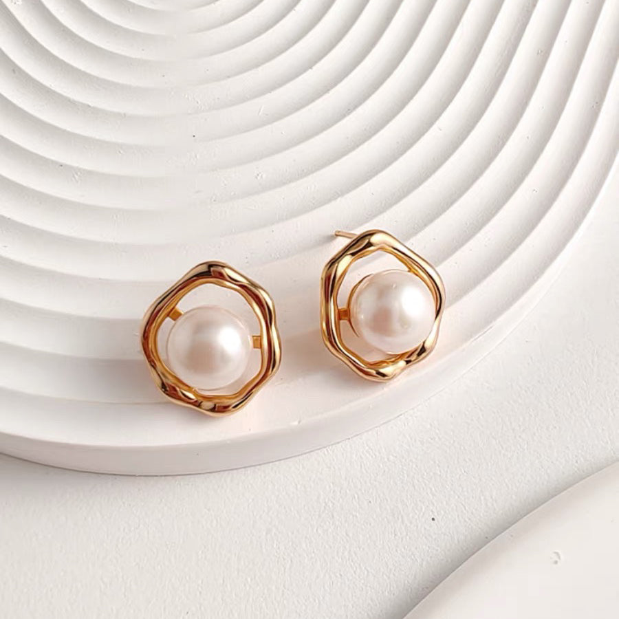 Ethereal Pearl Stud