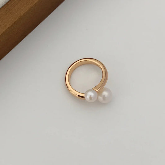 Figure Pearl Ring